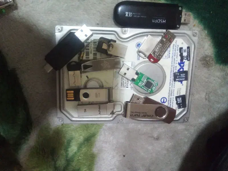 ۱۰عدد یواس بی ۴ تا رم یه هارد HHD مودم سیم کارخور|لوازم جانبی موبایل و تبلت|تهران, تهرانپارس شرقی|دیوار