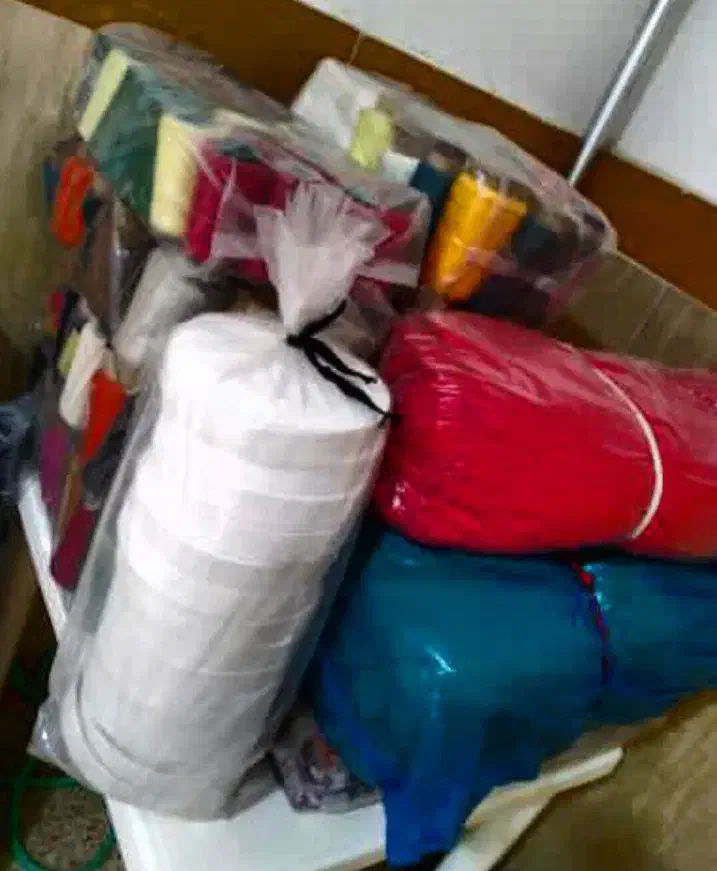 نخ و پارچه|لوازم خیاطی و بافتنی|میاندوآب, |دیوار