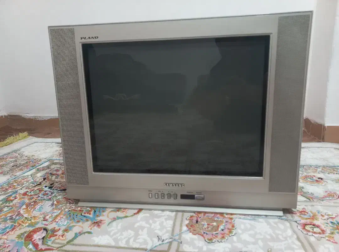 تلویزیون ۲۱اینچ سامسونگ سالم تمیزهمراه با کنترل|تلویزیون و پروژکتور|قائم‌شهر, |دیوار