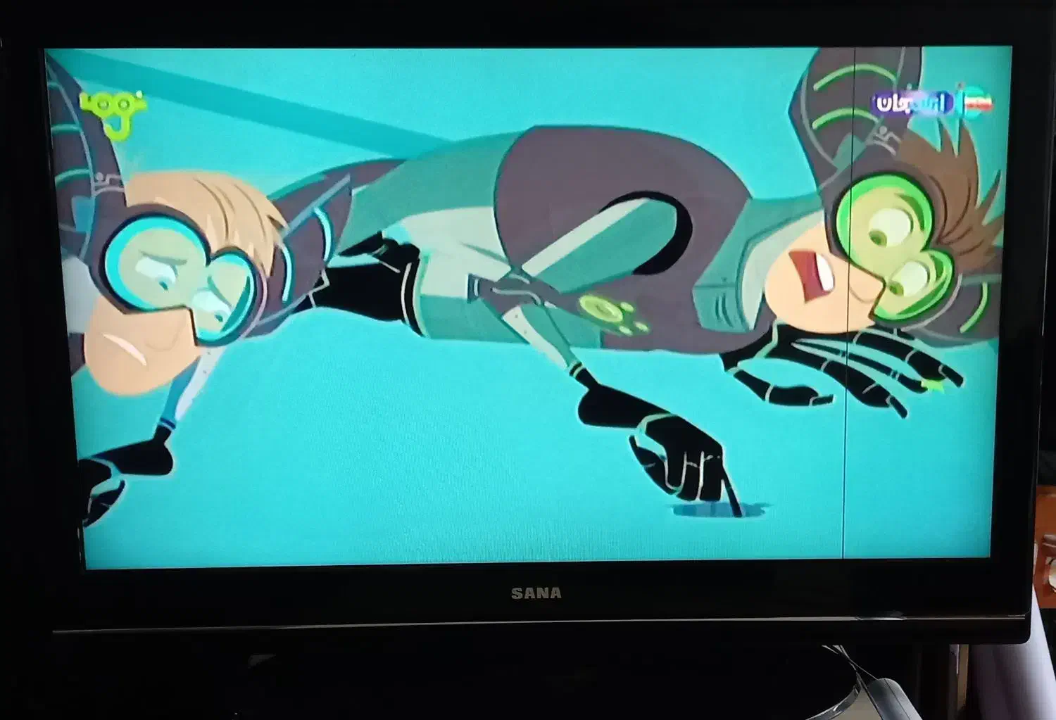 تلویزیون 42 اینچ|تلویزیون و پروژکتور|کاشمر, |دیوار