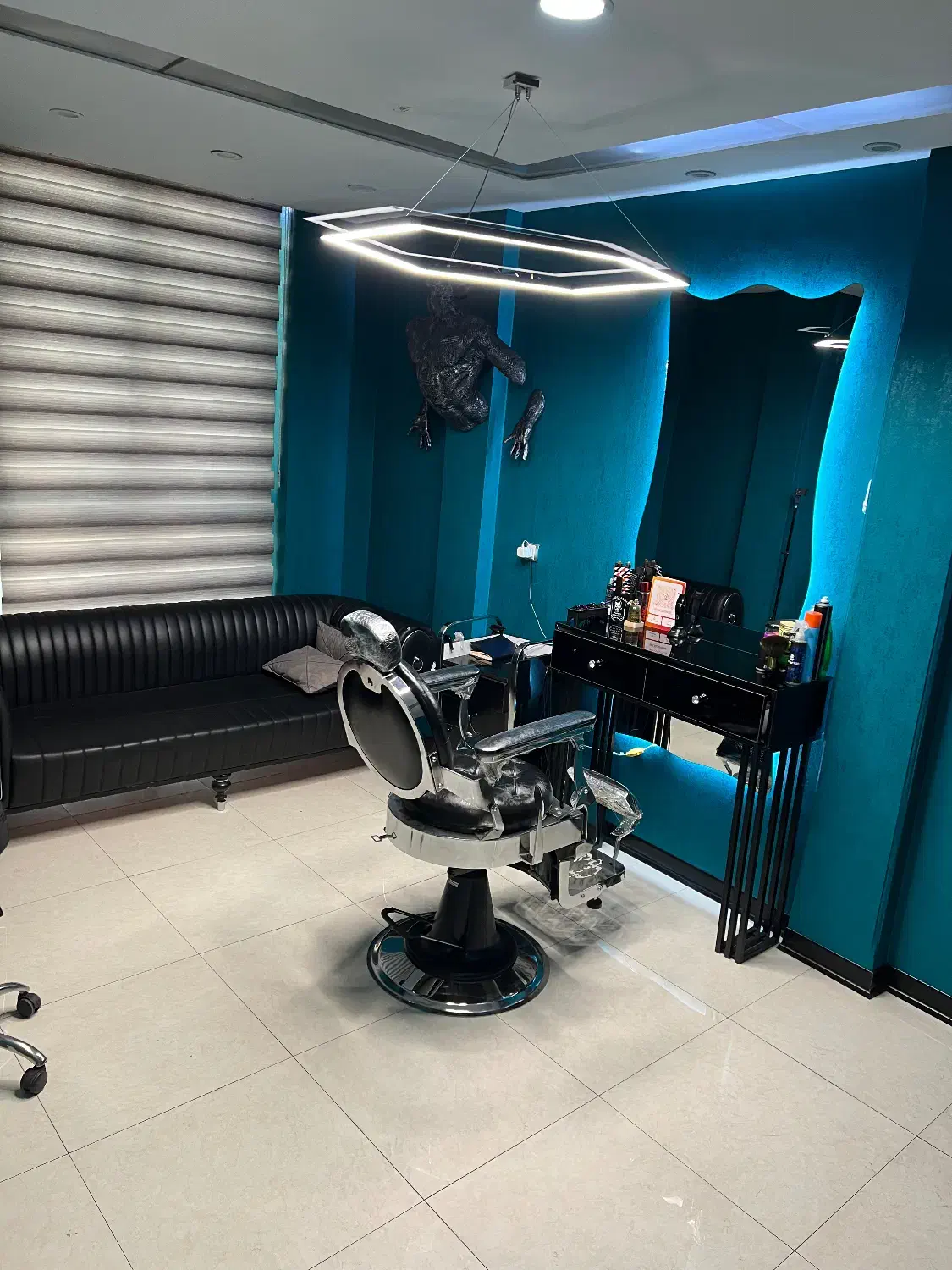 استخدام ارایشگر مردانه ،دستیار،شاگرد|استخدام درمانی، زیبایی، بهداشتی|تهران, پونک|دیوار