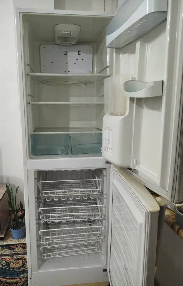 یخچال فریزر دو در سالم موتور سالم بدنه سالم|یخچال و فریزر|آستانه اشرفیه, |دیوار