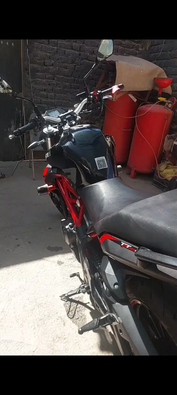 متور بنلی 300 جفت مدل ۱۴۰۱|موتورسیکلت|نیشابور, محله میدان باغات|دیوار