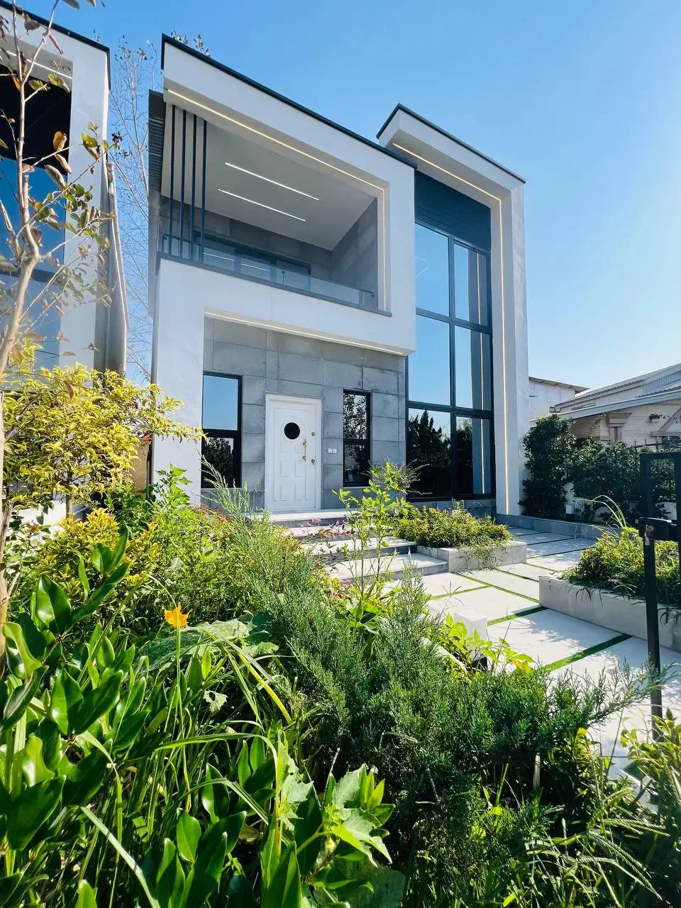 دوبلکس۲۰۰متری با پنجره ای قدی و نور گیر بی نظیر|فروش خانه و ویلا|تهران, افسریه شمالی|دیوار