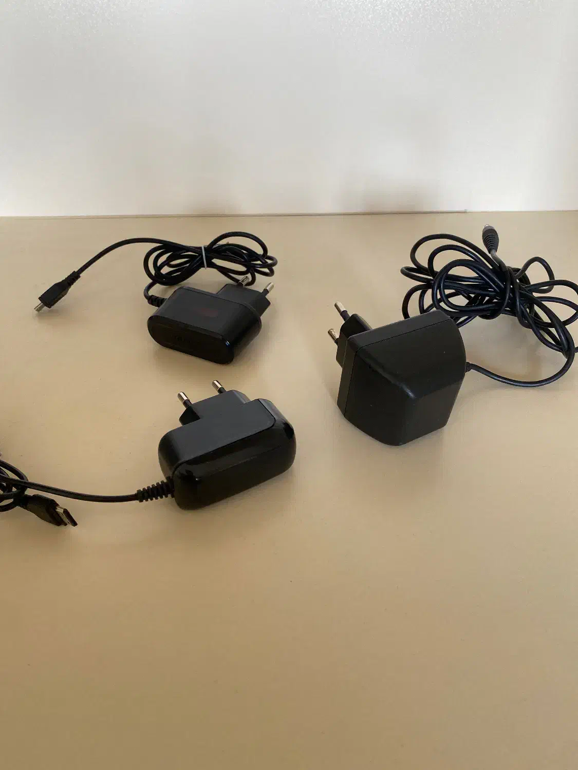 ۳ عددشارژر قدیمی|لوازم جانبی موبایل و تبلت|تبریز, |دیوار