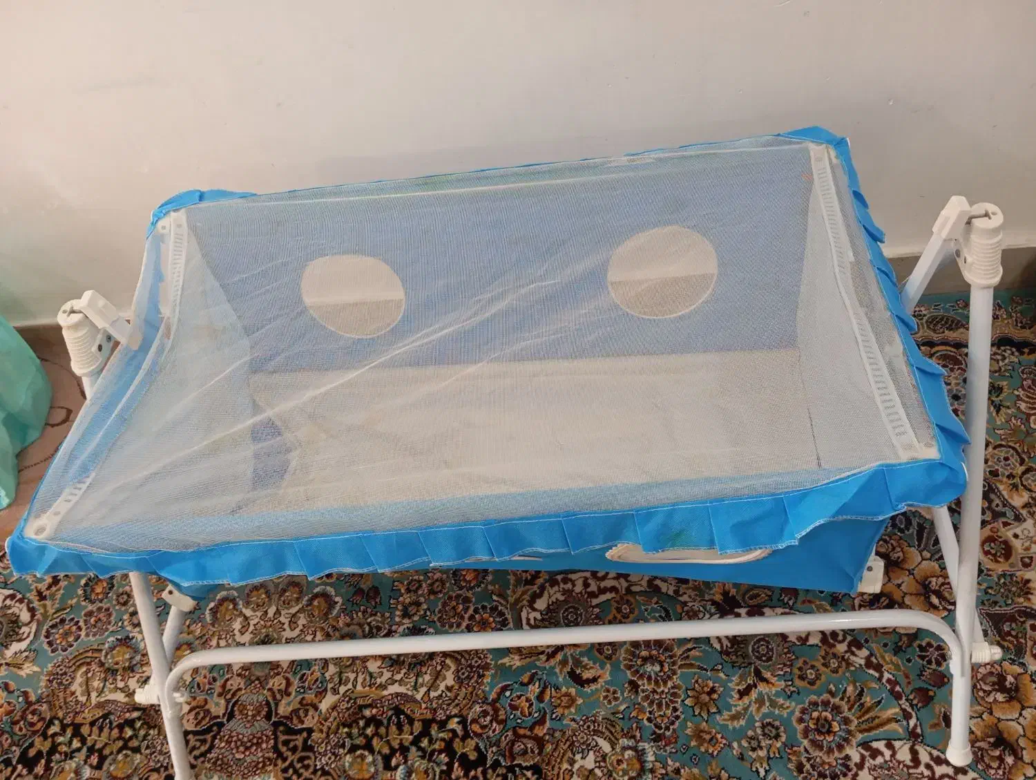 گهواره|تخت و صندلی بچه|اهواز, شهرک اندیشه|دیوار