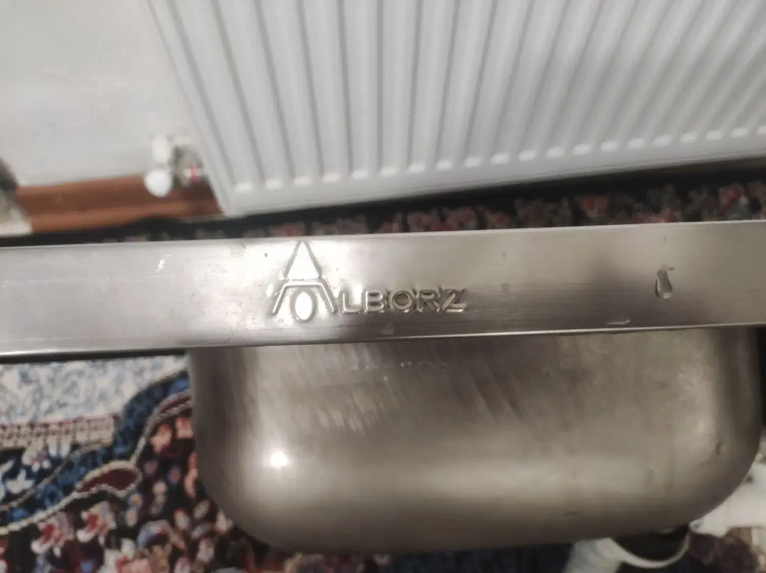 سینگ دوقلو|آبچکان و نظمدهنده ظروف|گلبهار, شهر جدید گلبهار|دیوار