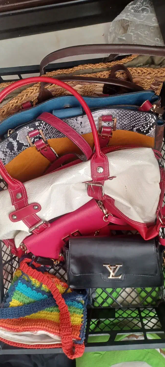 کفش کیف لباس به علت مهاجرت فوری|لباس|پردیس, فاز ۳|دیوار