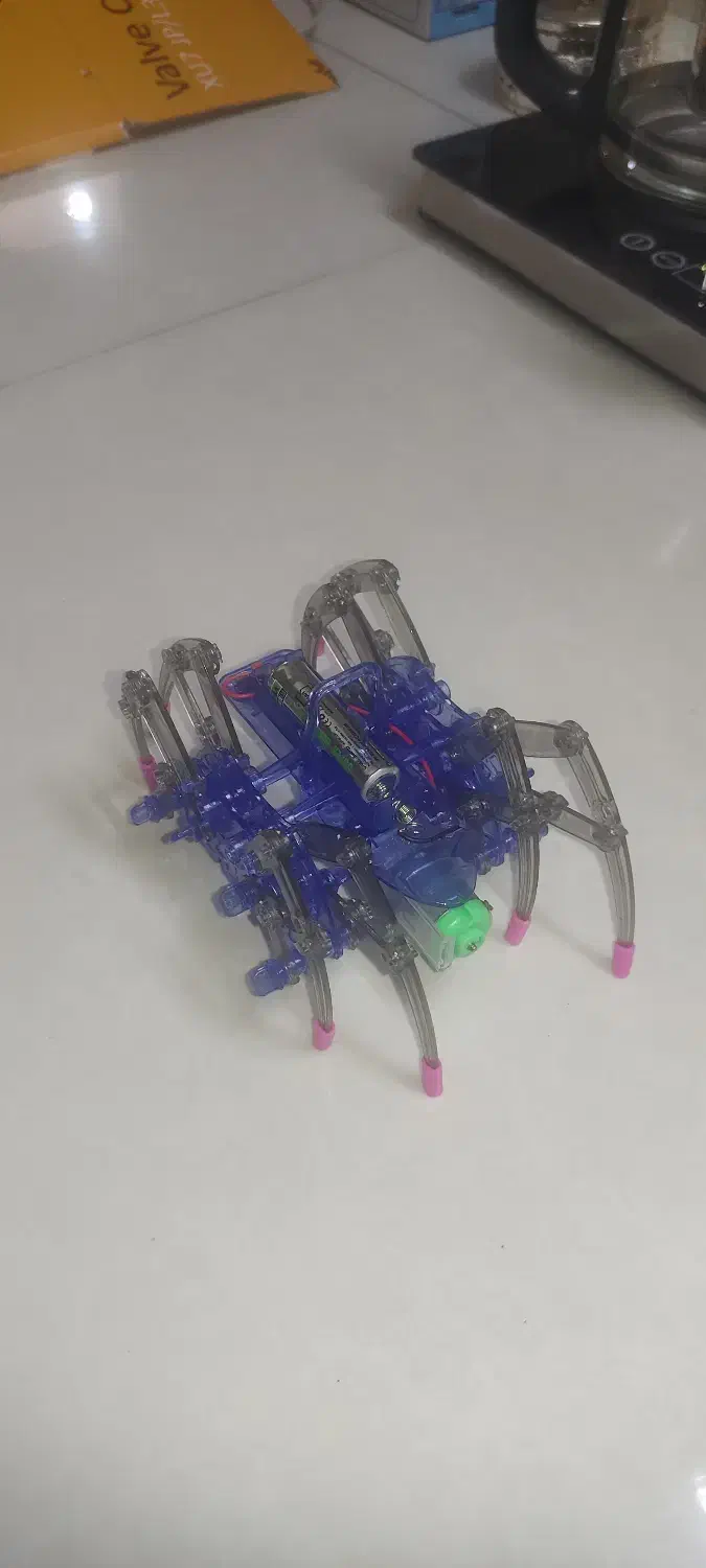 ربات عنکبوت متحرک|اسباببازی|شاهینشهر, سعدی جنوبی|دیوار