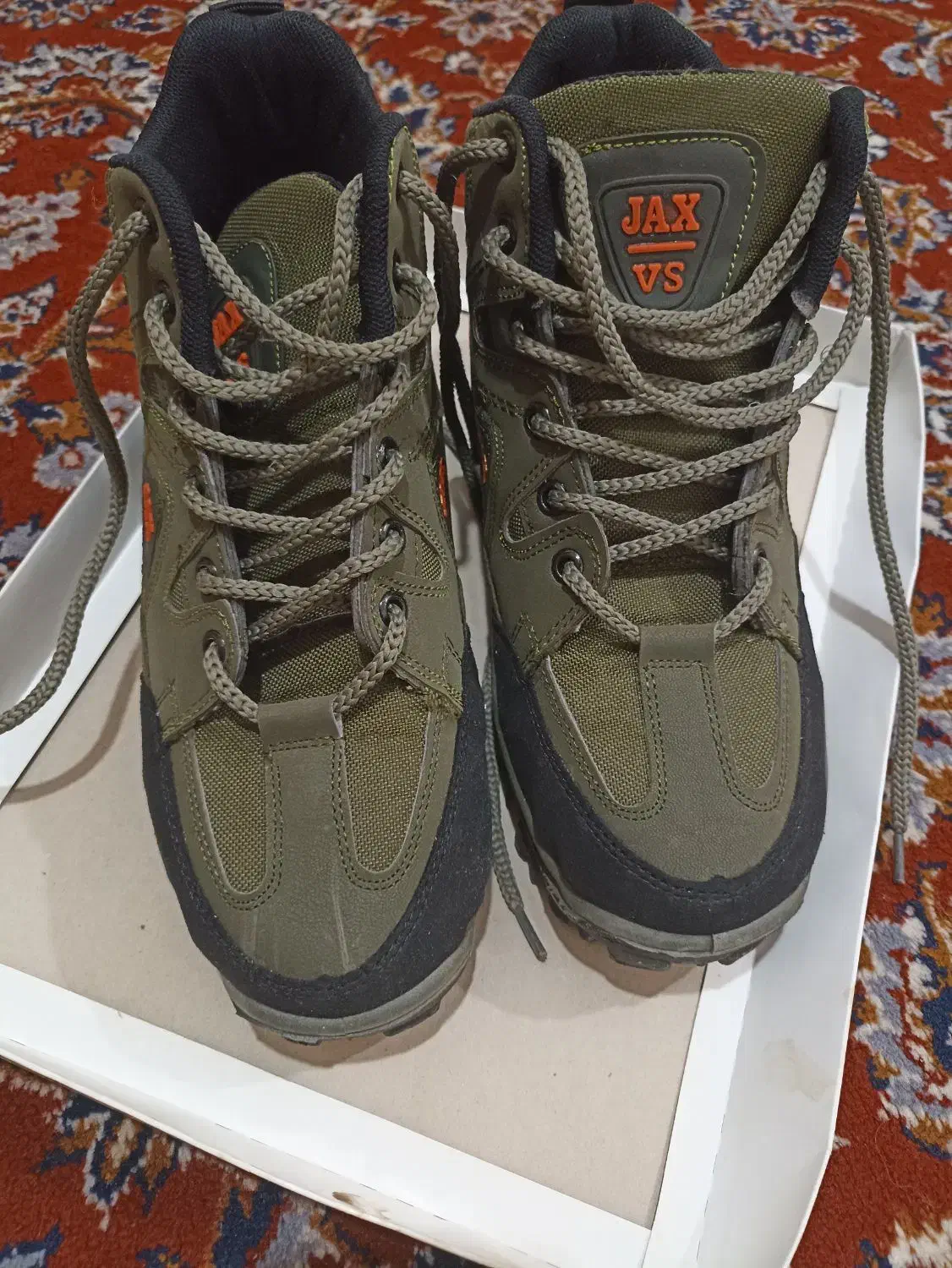 کفش کوهنوردی|کیف، کفش، کمربند|دوگنبدان, |دیوار