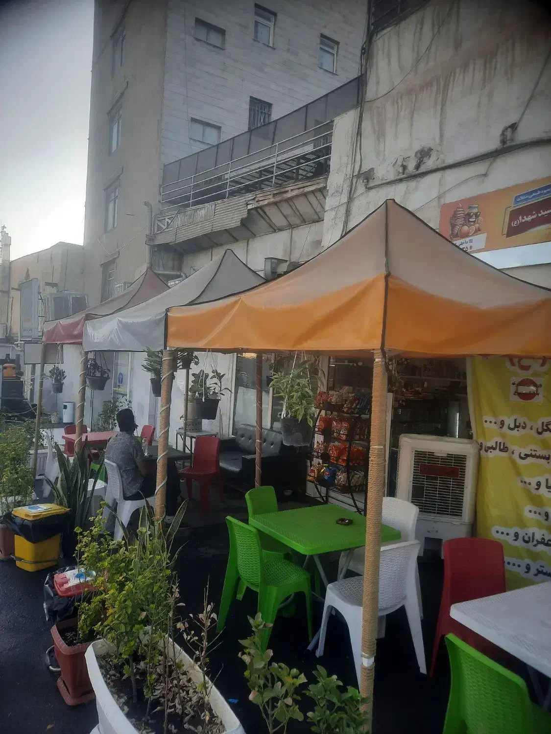 استخدام نیروی خانم صبح کار|استخدام خدمات فروشگاه و رستوران|تهران, سنگلج (شاپور)|دیوار