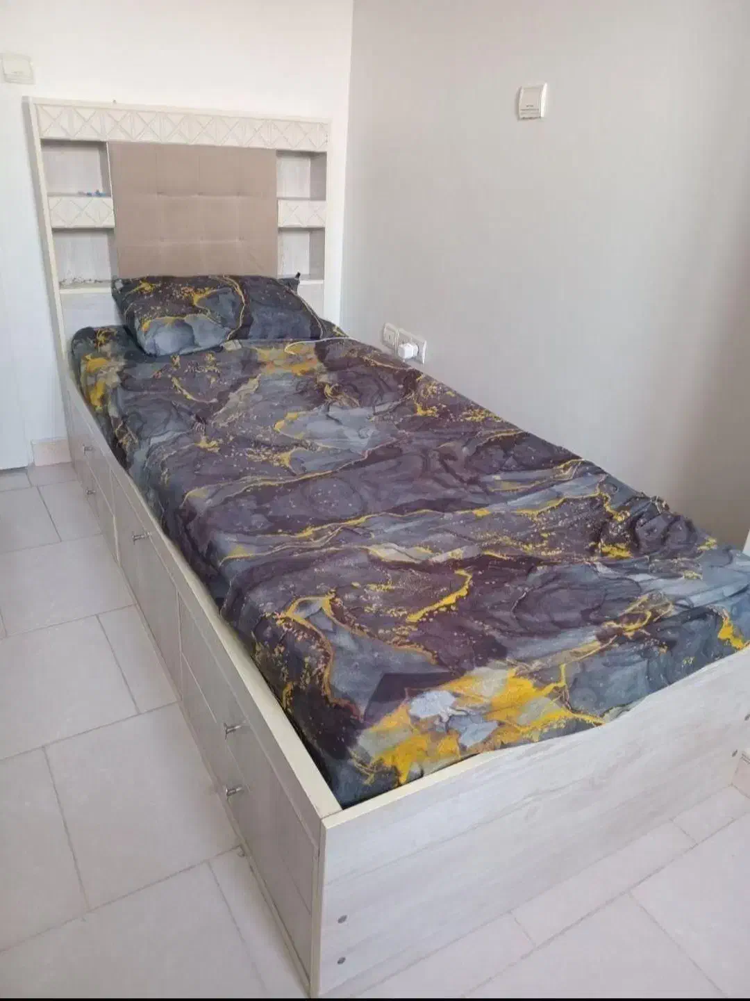 مدل تخت نگین|تخت و سرویس خواب|مشکین‌دشت, |دیوار