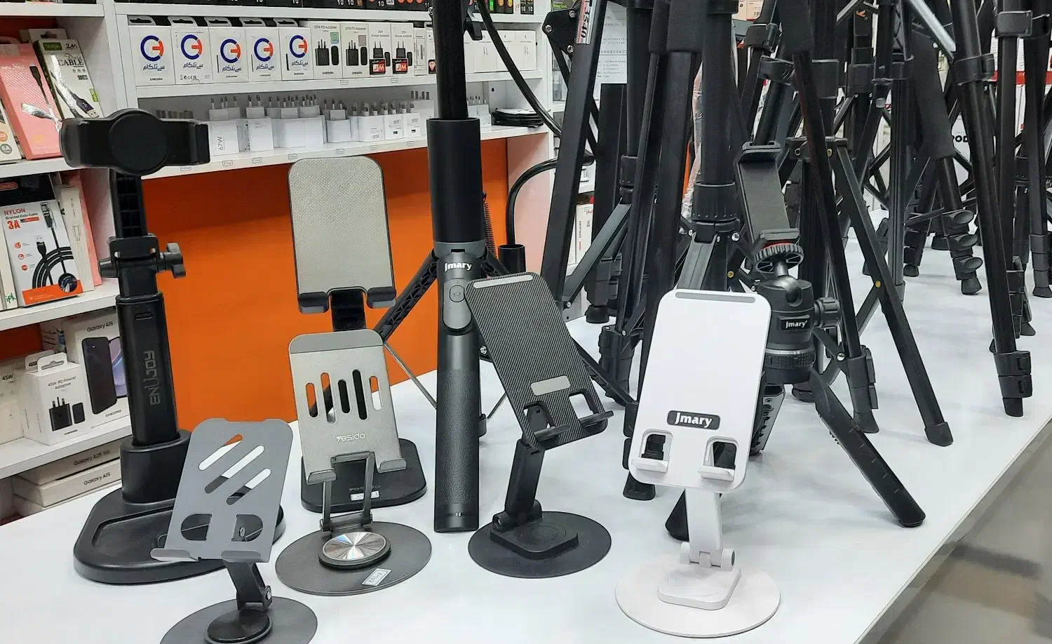 انواع سه پایه دوربین و گوشی باقیمت استسنائی|دوربین عکاسی و فیلمبرداری|قم, عمار یاسر|دیوار