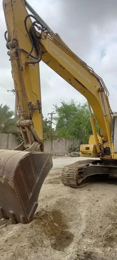 بیل ۲۲۰ کماتسو ۲۰۰۷ کم کار|خودرو سنگین|بندرعباس, |دیوار