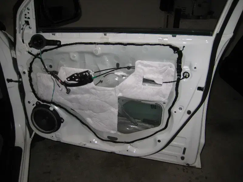 نیازمند همکار قفل مرکزی و بالابر شیشه خودرو|استخدام صنعتی، فنی، مهندسی|ایلام, |دیوار