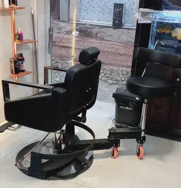 صندلی باربر|صندلی و نیمکت|هشتگرد, شهرک اداری|دیوار