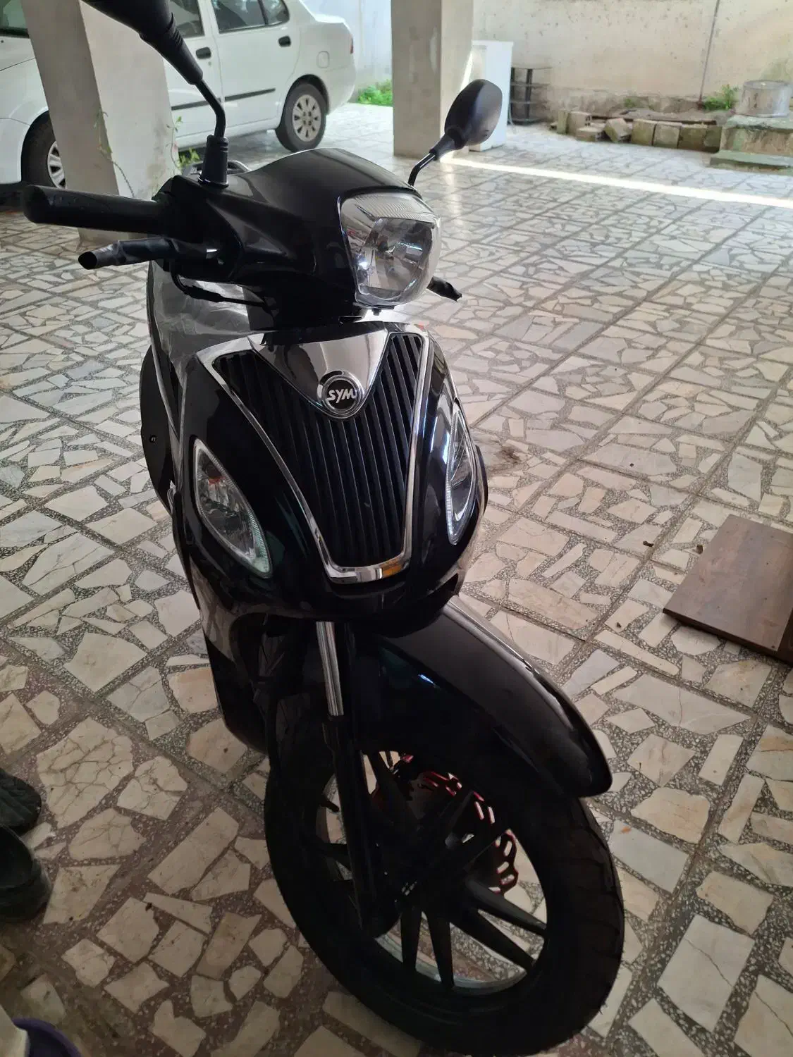 موتور اس وای ام تایوانی|موتورسیکلت|نور, |دیوار