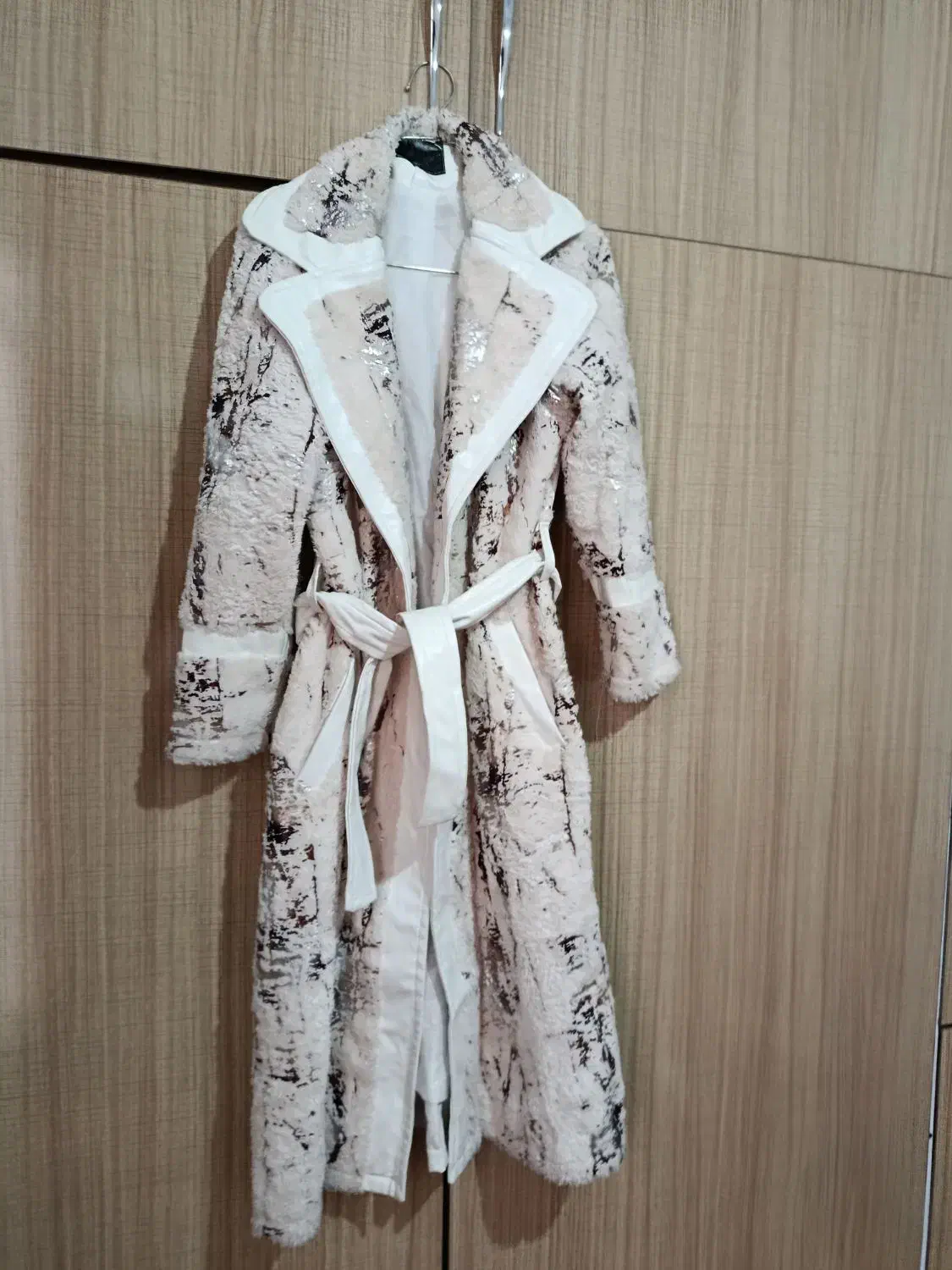 لباسهای در حد نو نو|لباس|سراب, |دیوار