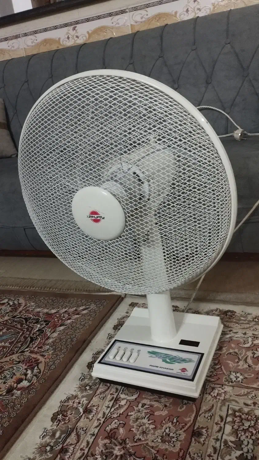 پنکه پارس خزر سالم و تمیز|پنکه و تصفیه‌کنندهٔ هوا|شیراز, جوادیه|دیوار