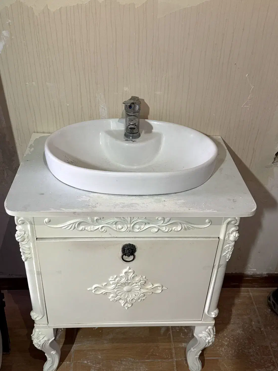 کنسول توالت به همراه آینه و توالت فرنگی|لوازم سرویس بهداشتی|قزوین, |دیوار