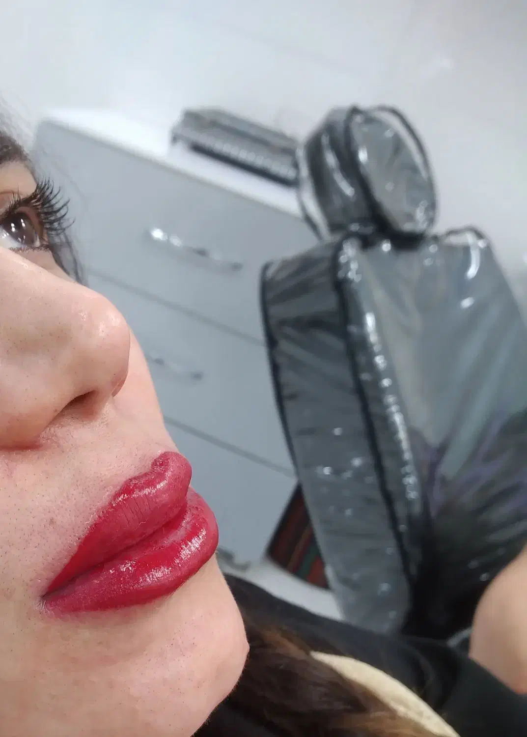 آرایشی|خدمات آرایشگری و زیبایی|فولادشهر, B4|دیوار