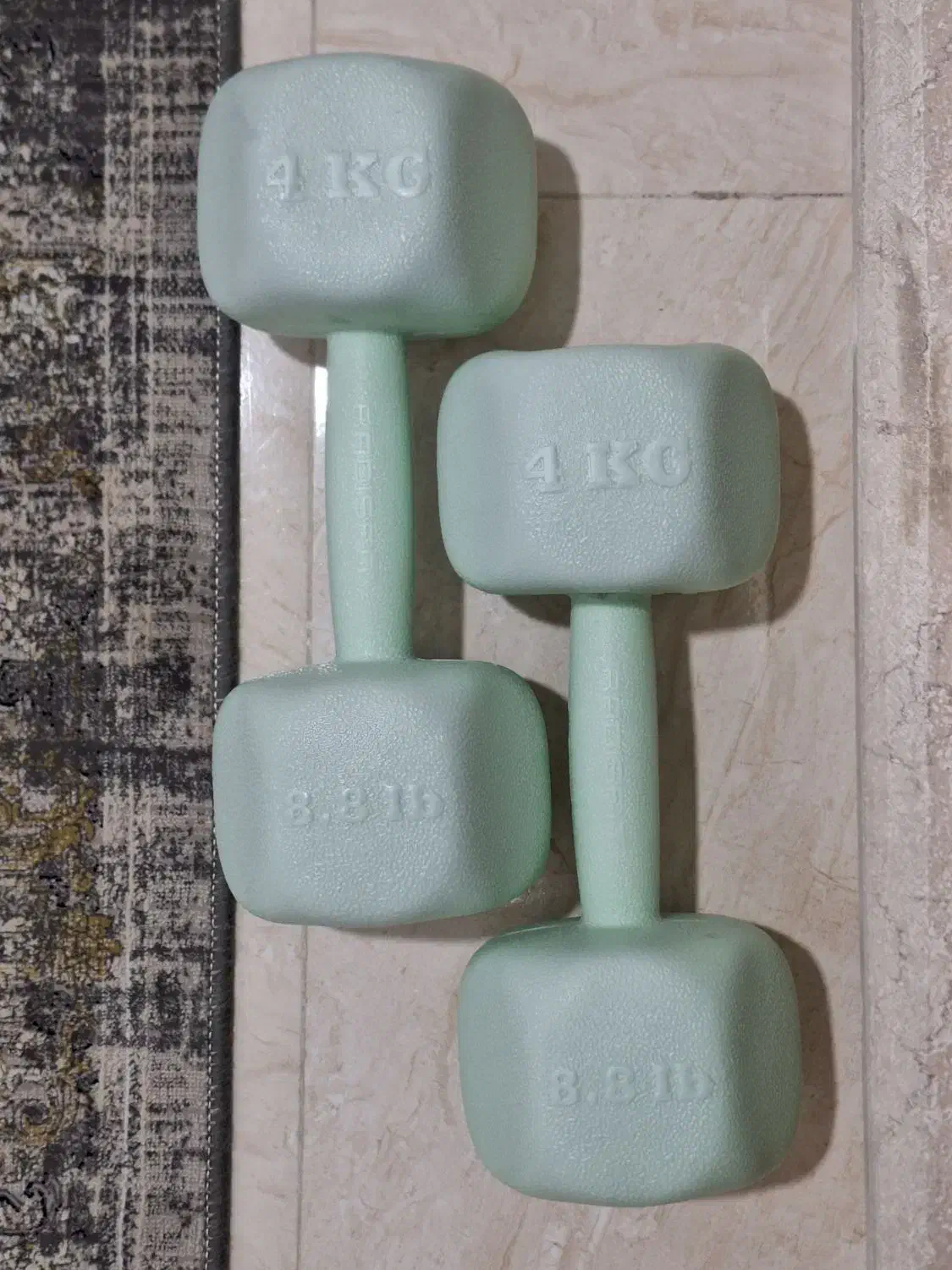 دمبل ادونیم کیلو و ۴  کیلو موجود هس|تجهیزات ورزشی|ارومیه, |دیوار