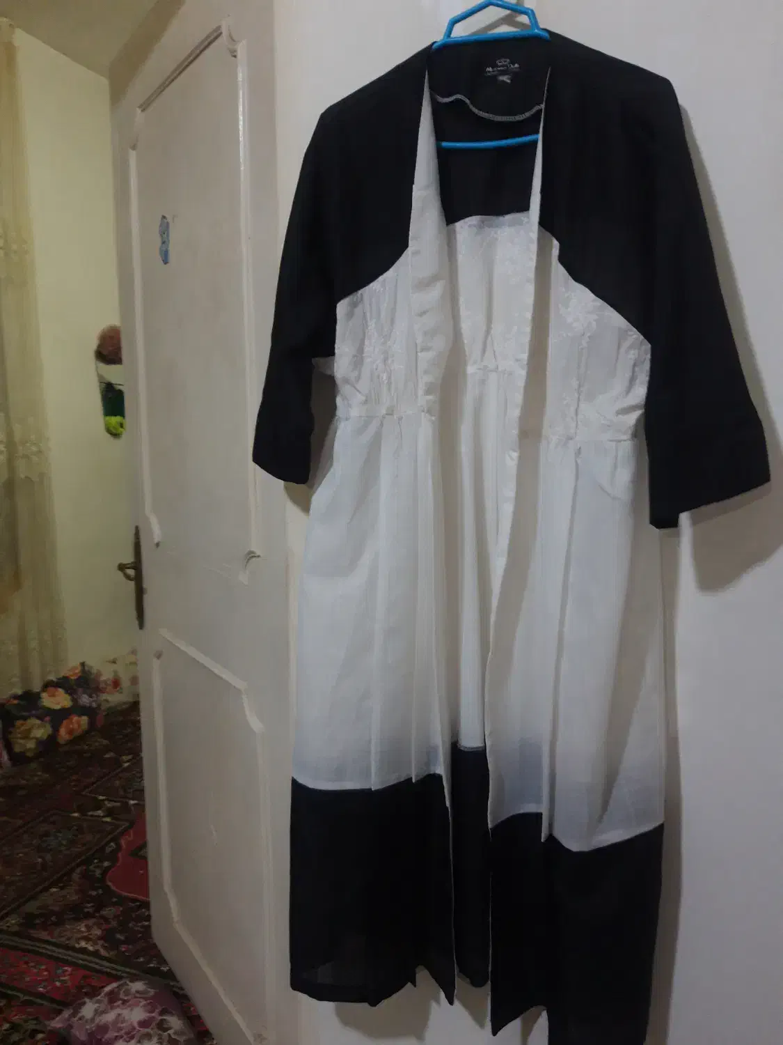 مانتو|لباس|خوی, |دیوار