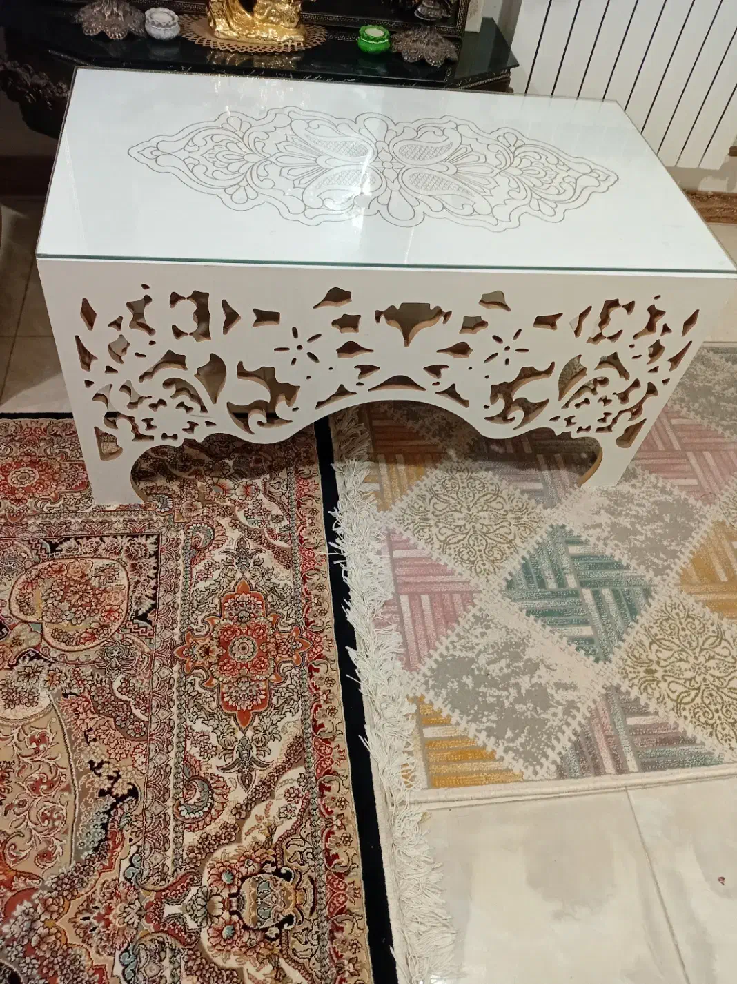 جلو مبلی کار شده در حد نو|مبلمان خانگی و میز عسلی|رشت, استقامت ۲|دیوار