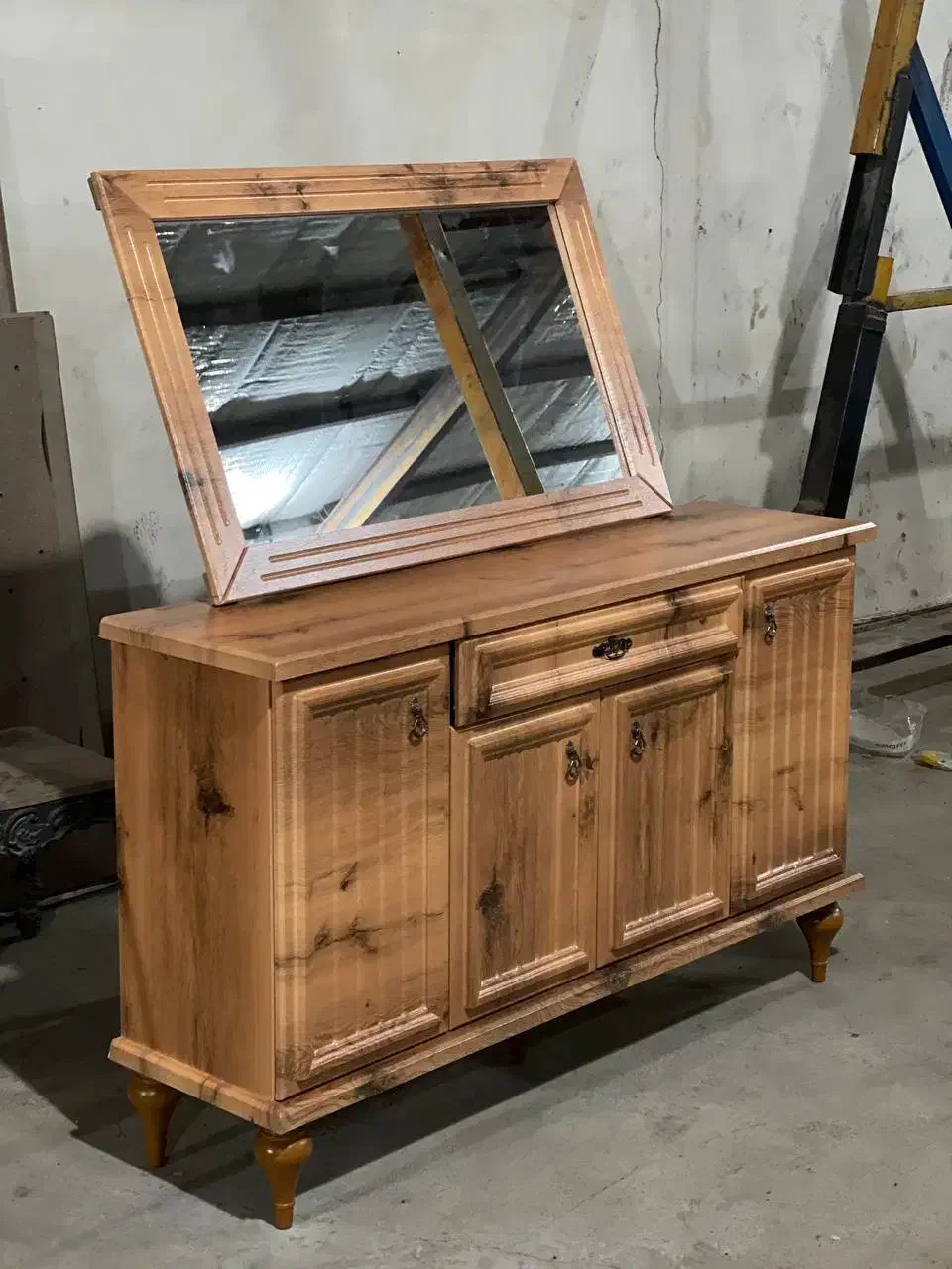 تولیدی آینه و کنسول و میز تی وی|تخت و سرویس خواب|ملایر, |دیوار