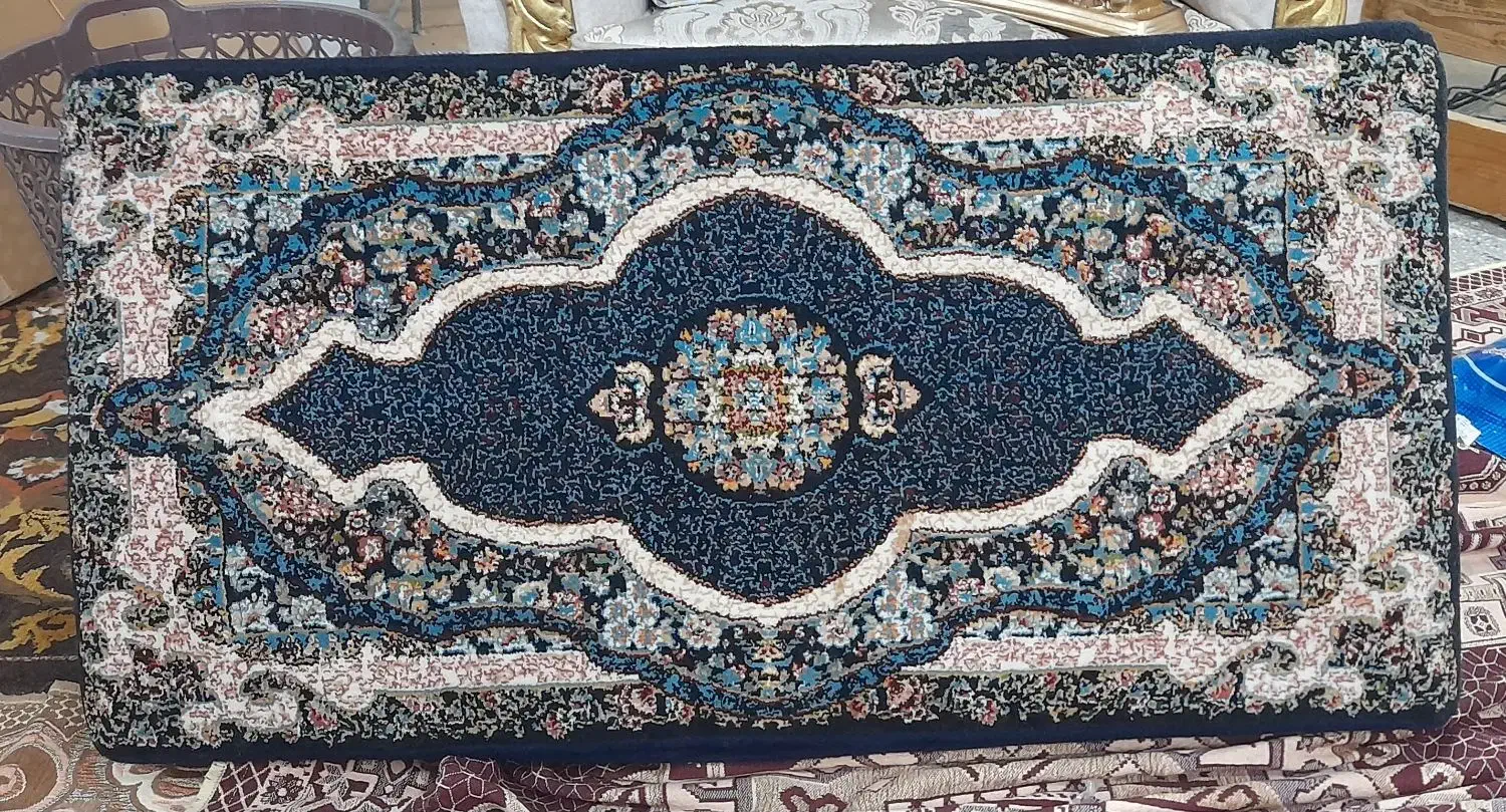 پشتی سرمه ای|پشتی|بروجرد, |دیوار