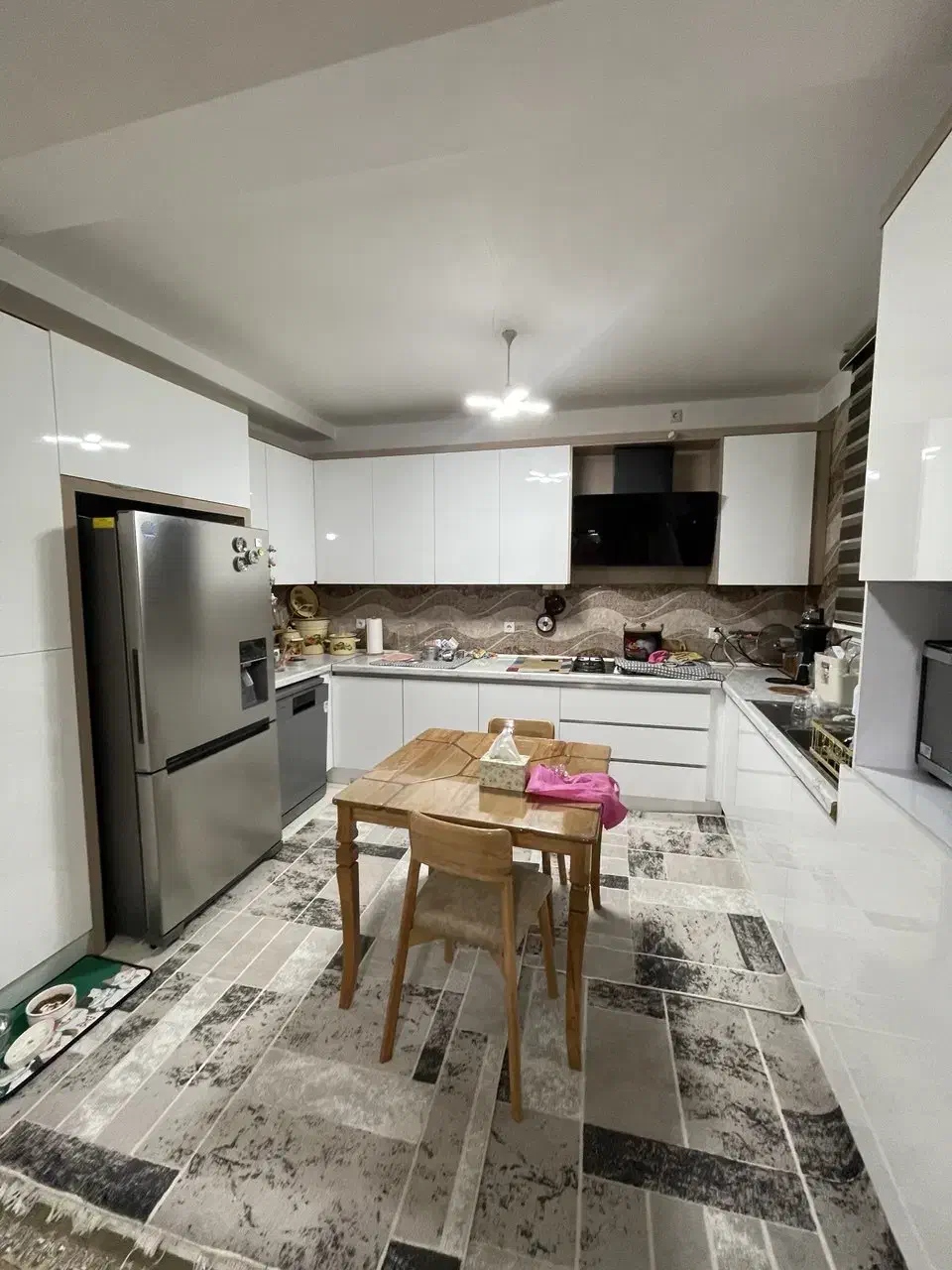 فروش واحد 120 متری 3 خواب بر آزادگان مامونیه|فروش آپارتمان|زرندیه, |دیوار