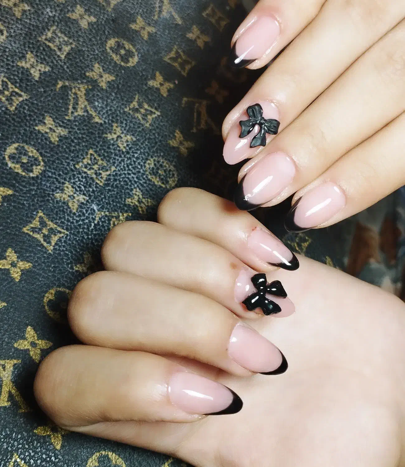 کاشت ناخن مانیکور و پدیکور|خدمات آرایشگری و زیبایی|ایلام, |دیوار