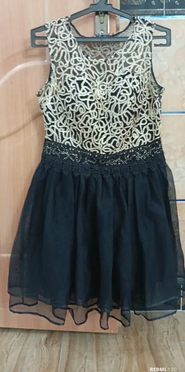 پیراهن|لباس|قرچک, صالح آباد|دیوار