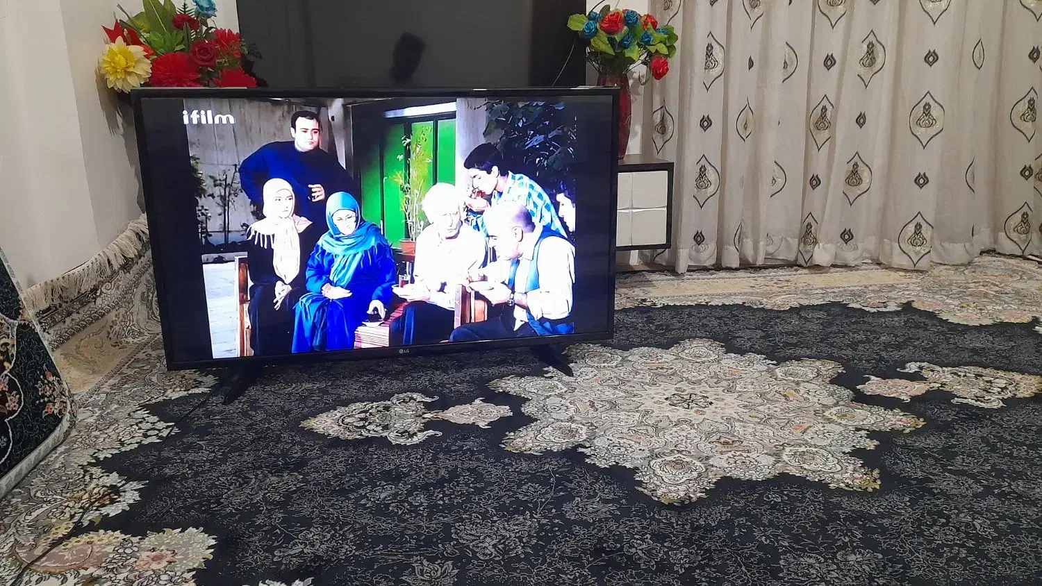 تلوزیون ال ای دی ۴۳ اصل زبان خارجی|تلویزیون و پروژکتور|تاکستان, |دیوار