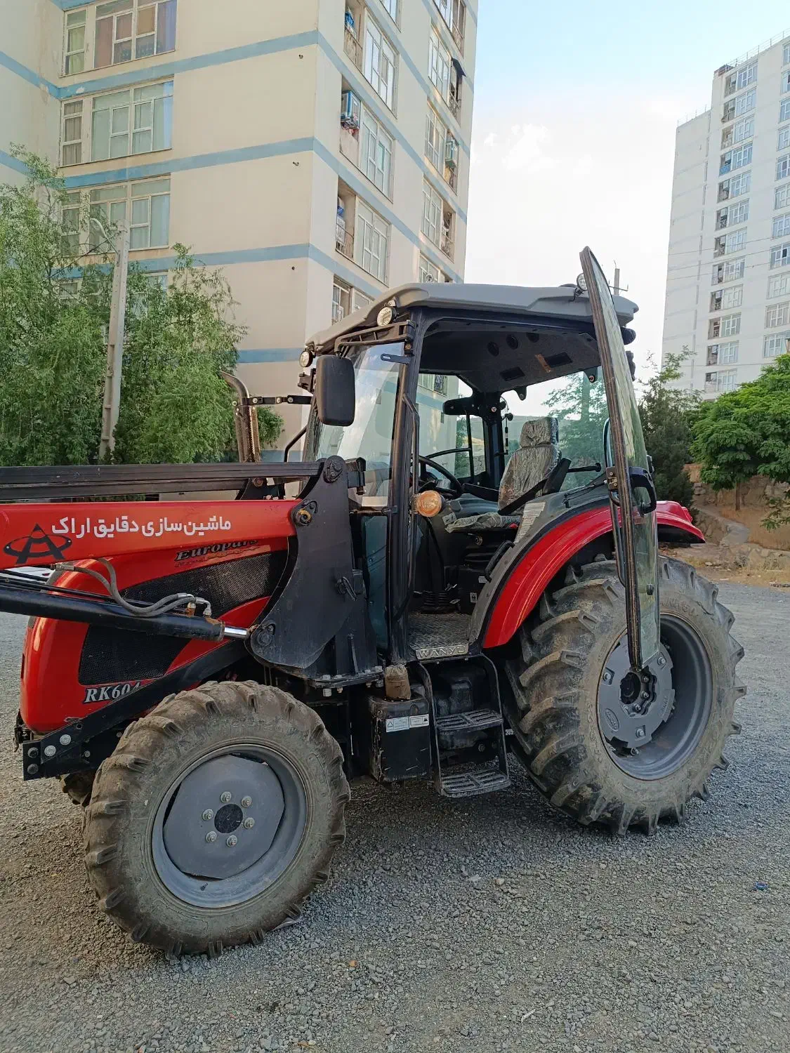 تراکتور چهار سیلندر جفتrk604 یورو پارس ۴۰۳|خودرو سنگین|کرمانشاه, |دیوار