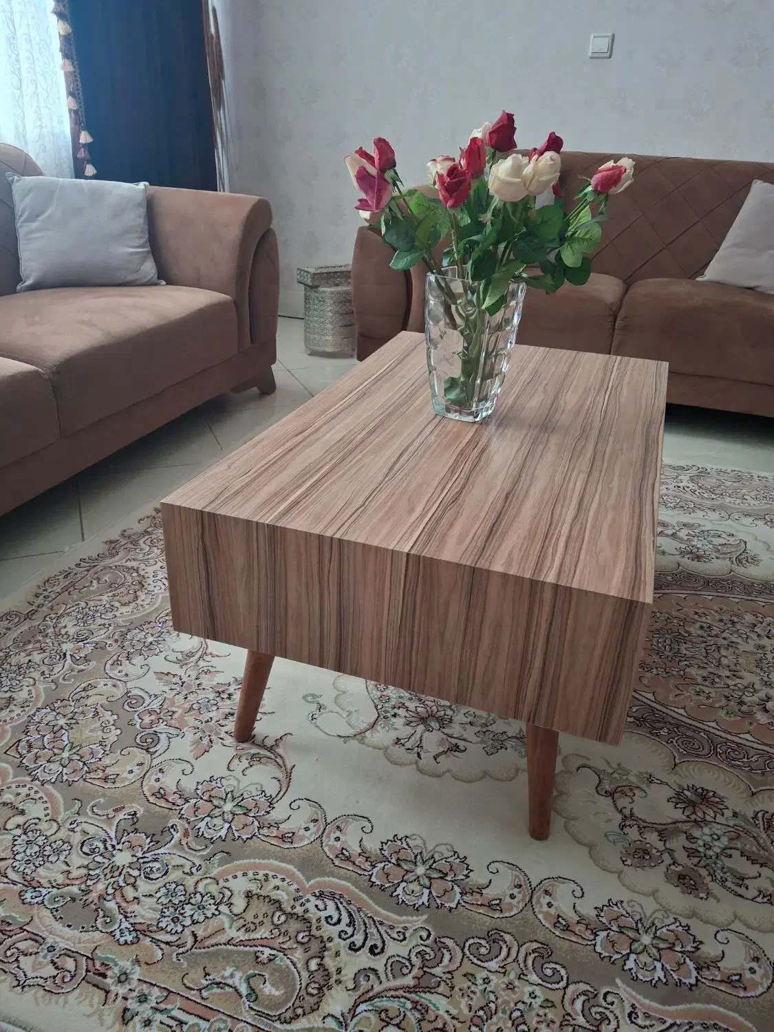 جلومبلی|مبلمان خانگی و میز عسلی|محمدیه-قزوین, |دیوار