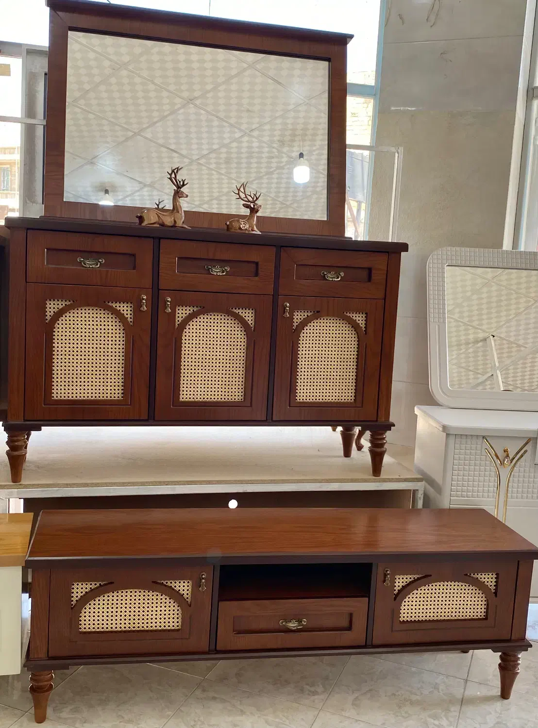 آیینه کنسول و میز تی وی|بوفه، ویترین، کنسول|یاسوج, |دیوار