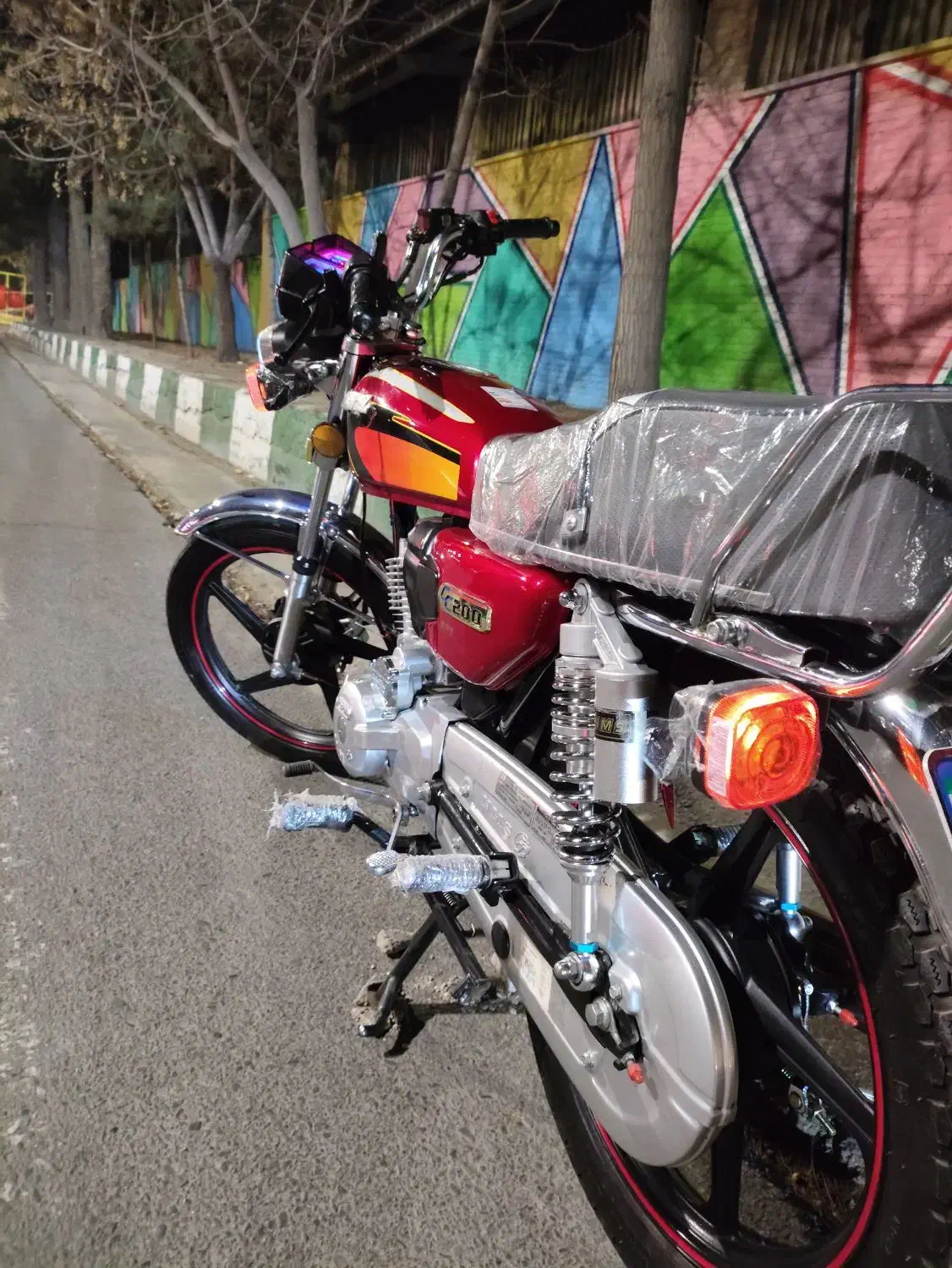 پرواز200 درحدود خشک|موتورسیکلت|قدس, شهر‌قدس|دیوار