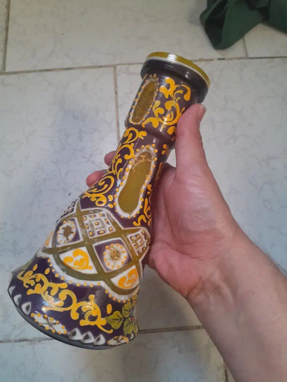 شیشه قلیان|کلکسیون اشیاء عتیقه|ری, شهید غیوری (ابن باویه)|دیوار