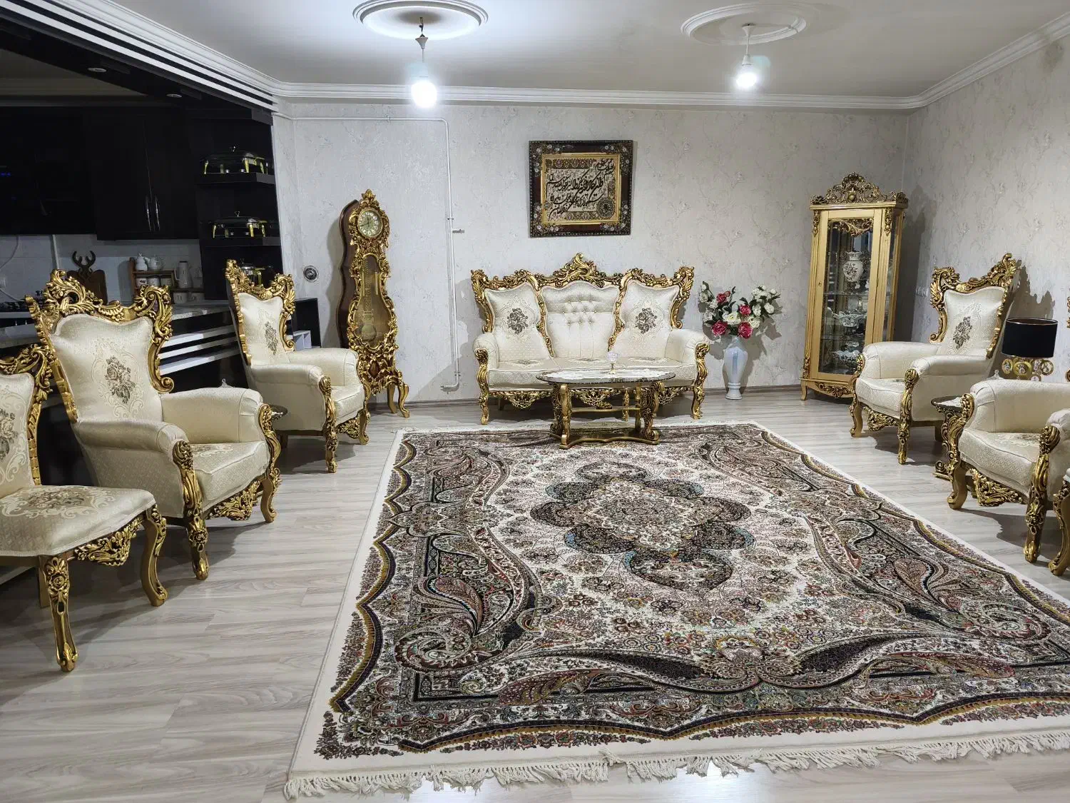 فروش مبل سلطنتی استیل ۹نفره|مبلمان خانگی و میز عسلی|چاراویماق, |دیوار