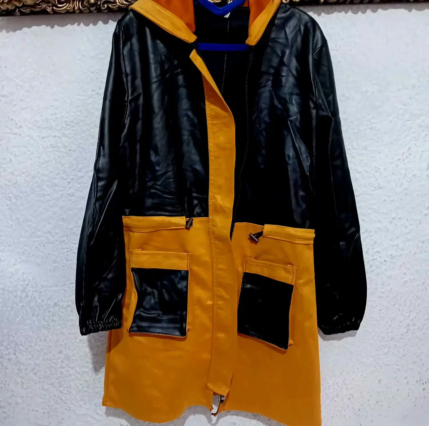 مانتو ..|لباس|سلمان‌شهر, |دیوار