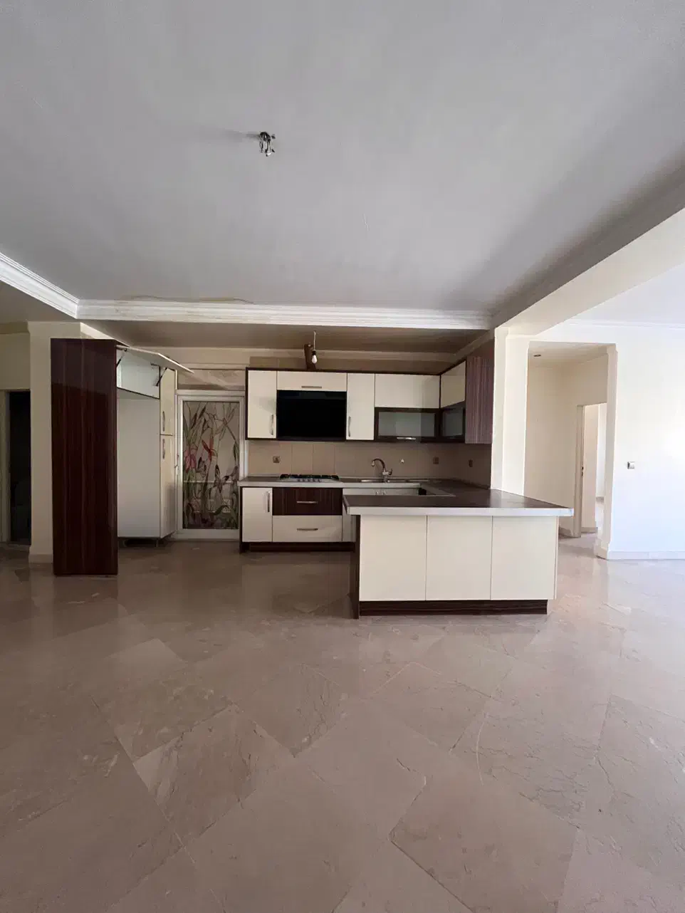 آپارتمان۱۳۵متر*۳خواب* ۲مستر*۲۴متری*فول مشاعات