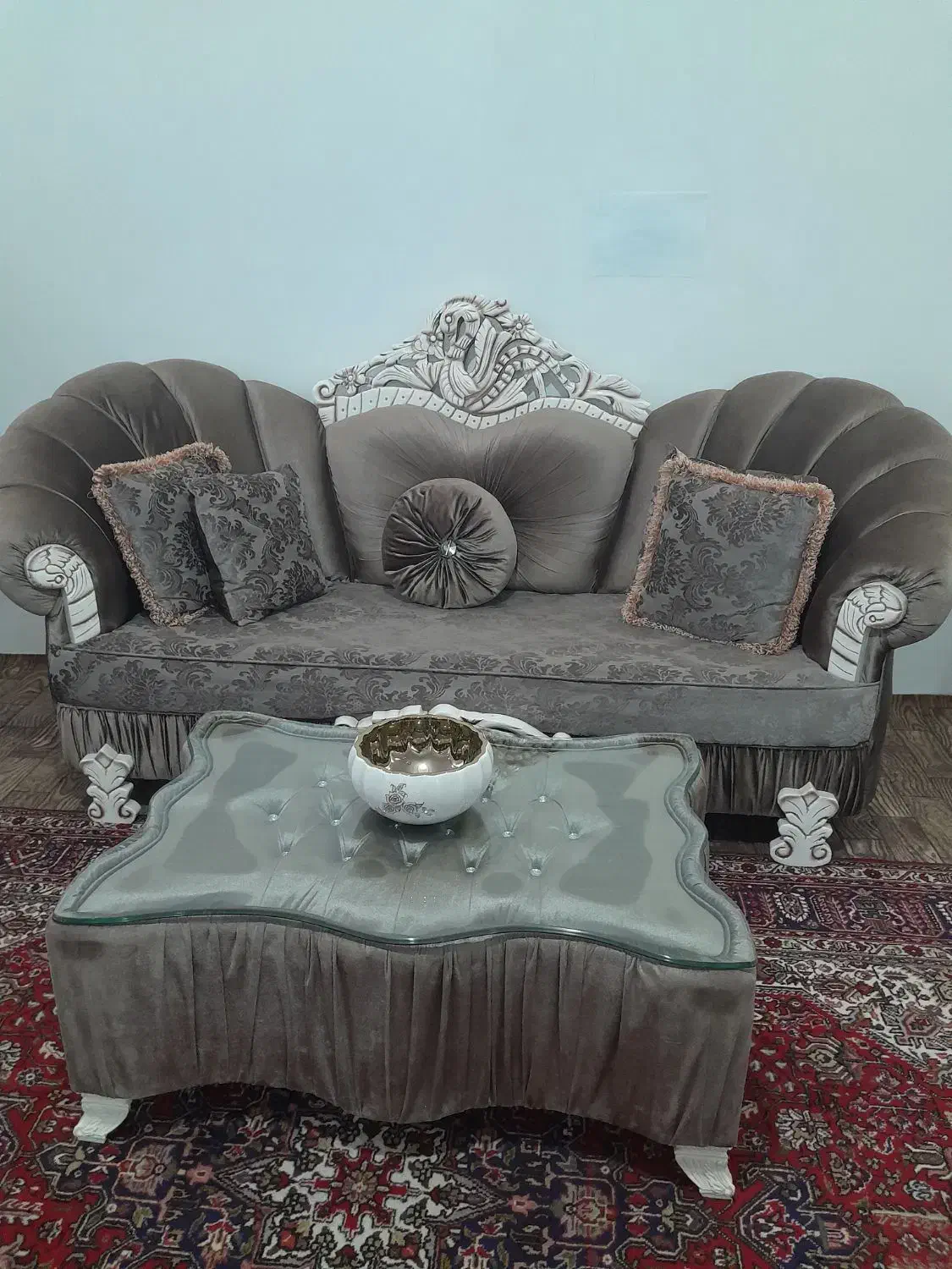 مبل کار کرده در حد نو|مبلمان خانگی و میز عسلی|نوشین شهر, |دیوار