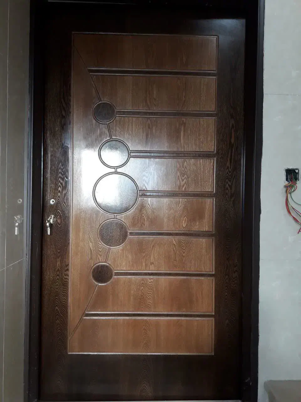 نصاب انواع در های چوبی|خدمات پیشه و مهارت|نجفآباد, کهریزسنگ|دیوار