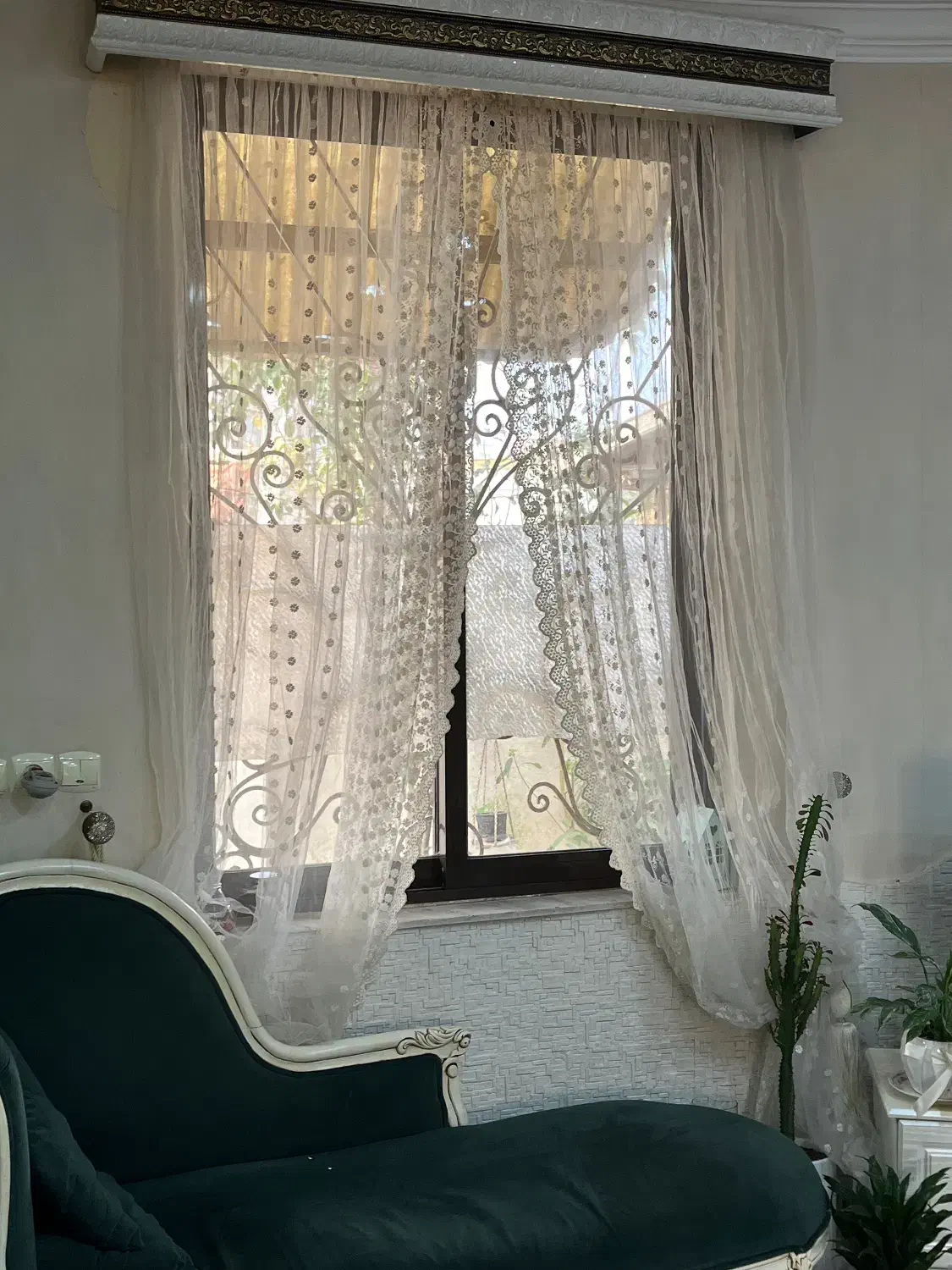 پرده توری همراه کتیبه|پرده، رانر، رومیزی|رشت, هلال احمر|دیوار