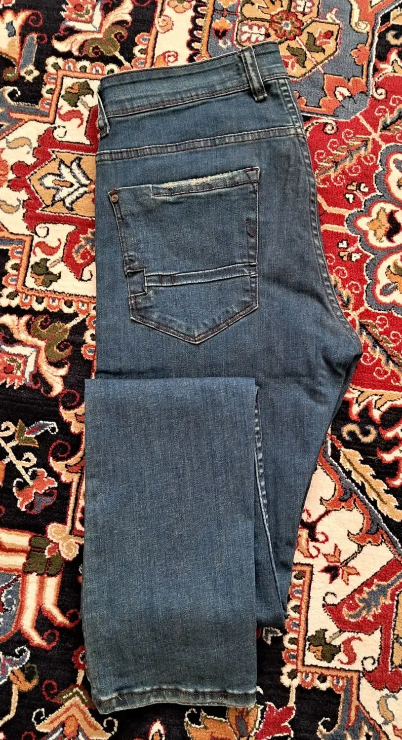 شلوار لی|لباس|رباط‌کریم, رباط‌کریم|دیوار