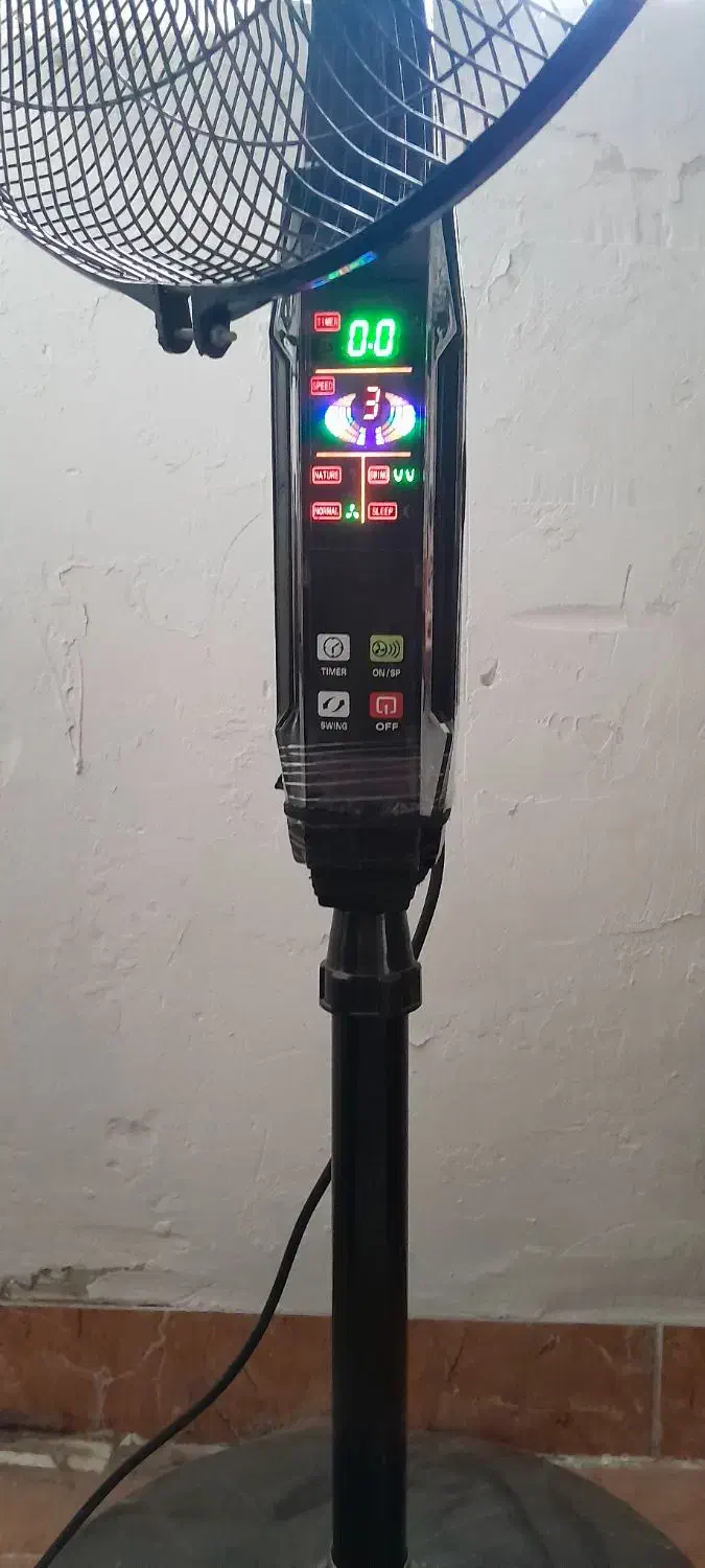 پنکه پایه بلند|پنکه و تصفیه‌کنندهٔ هوا|رشت, کوی امام رضا|دیوار