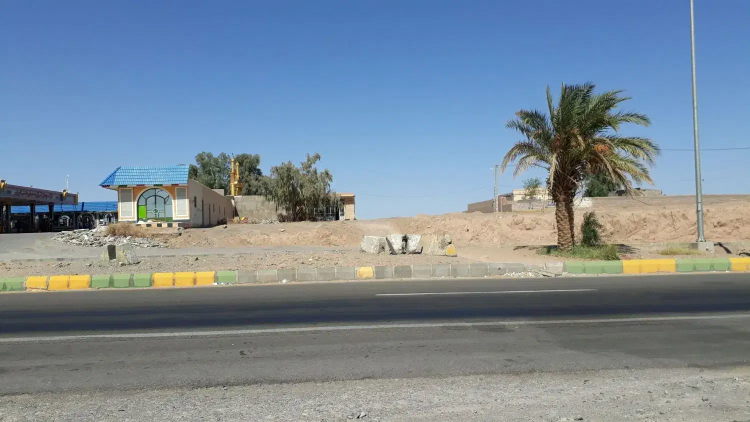 فروش فوری 800متر زمین با مغازه|فروش مغازه و غرفه|فهرج, |دیوار