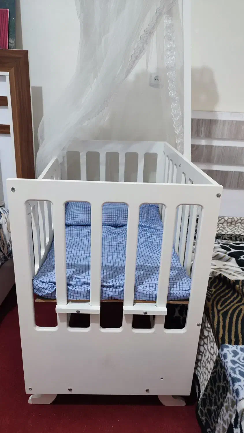 گهواره کنار مادر ام دی اف|اسباب و اثاث بچه|شیراز, اصلاحنژاد|دیوار