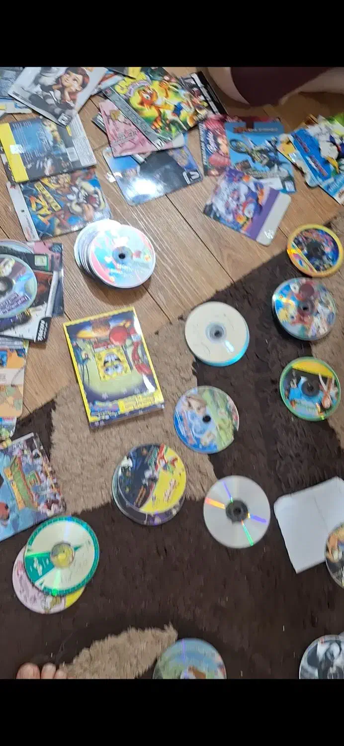 تعداد زیادی  سی دی پلی استیشن و سی دی کارتن متنوع|کنسول، بازی ویدئویی و آنلاین|نکا, |دیوار